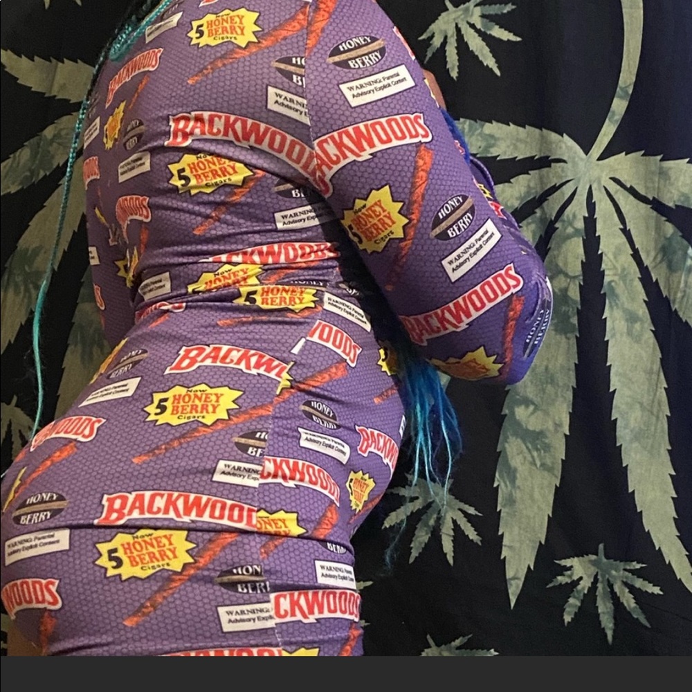 🦋ALL ONESIES ARE AVAILABLE🦋 MAKE OFFER FOR 10$